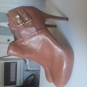 Vince Camuto Stiletto Booties Sz 8.5 M